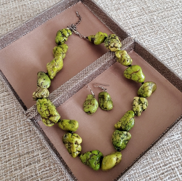 Green Turquoise Necklace and Earrings